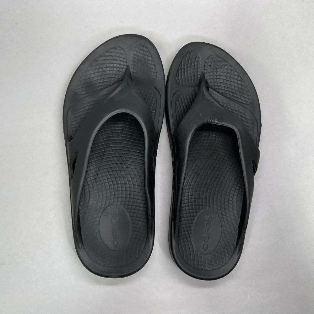 Oofos Women's Size 7 Black Original Sport‎ Flip Flop Sandals